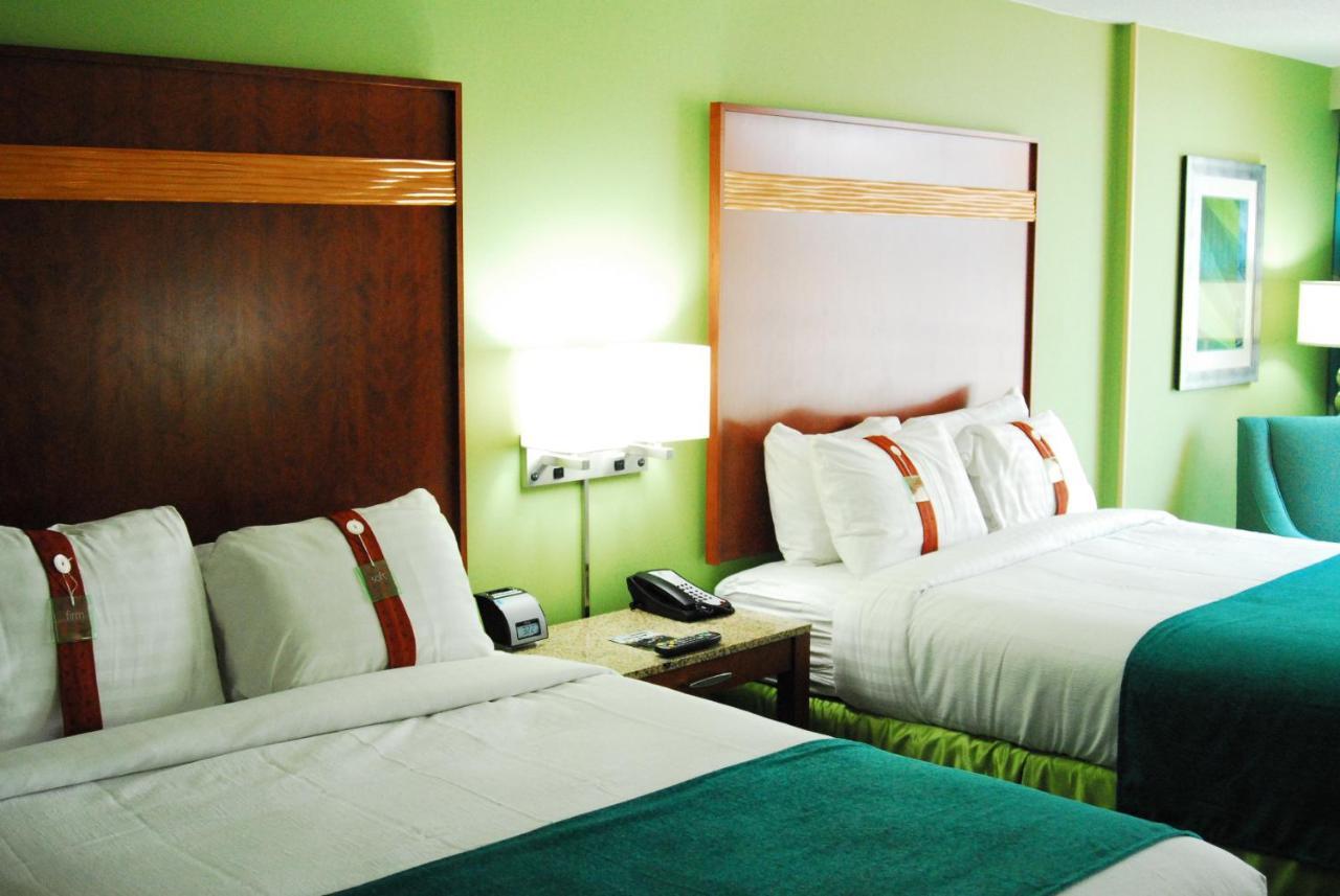 Holiday Inn & Suites Virginia Beach - North Beach, An Ihg Hotel Room photo